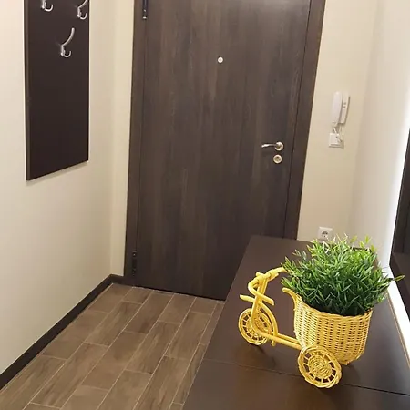 Poli's Aparment Sunny Freesia Appartamento Varna