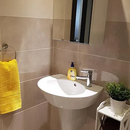 Poli's Aparment Sunny Freesia Апартамент