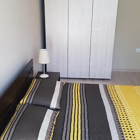 Poli's Aparment Sunny Freesia Апартамент Варна