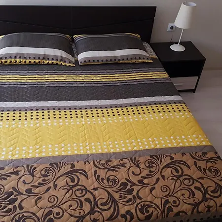 Poli's Aparment Sunny Freesia Апартамент